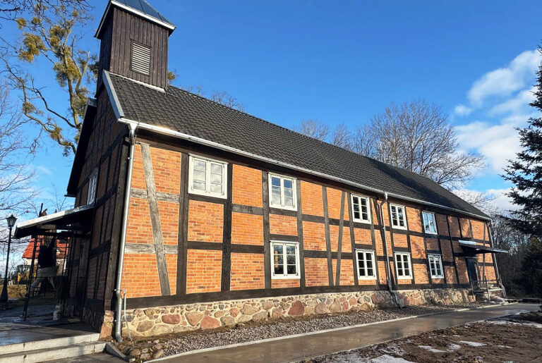 KOŚCIÓŁ W CZAPIELSKU