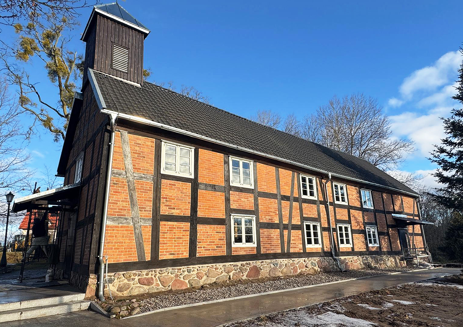 KOŚCIÓŁ W CZAPIELSKU