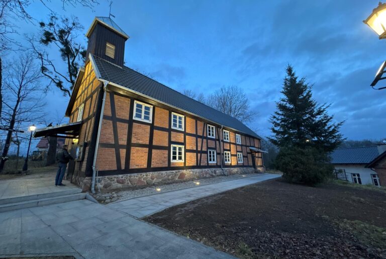 KOŚCIÓŁ W CZAPIELSKU